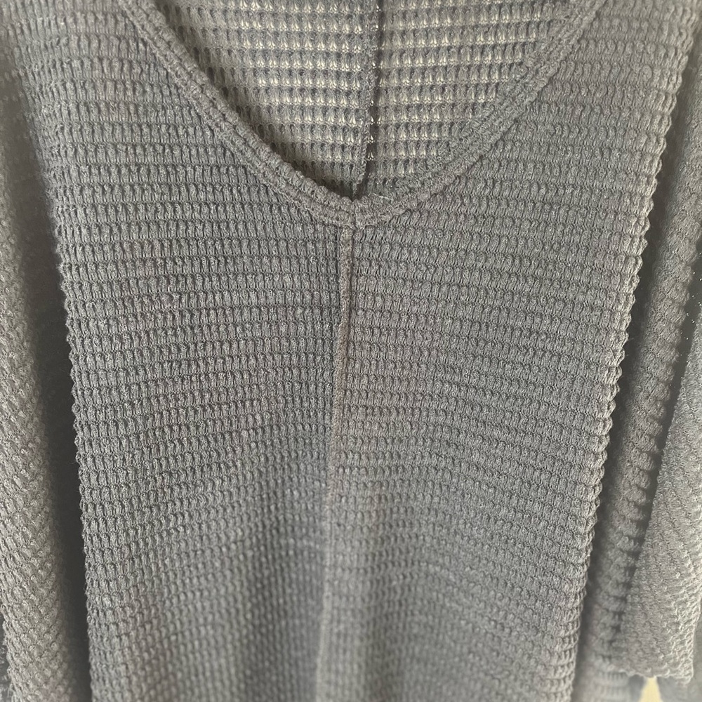 Zenana Black Waffle Knit V-Neck Top - Picture 2 of 6